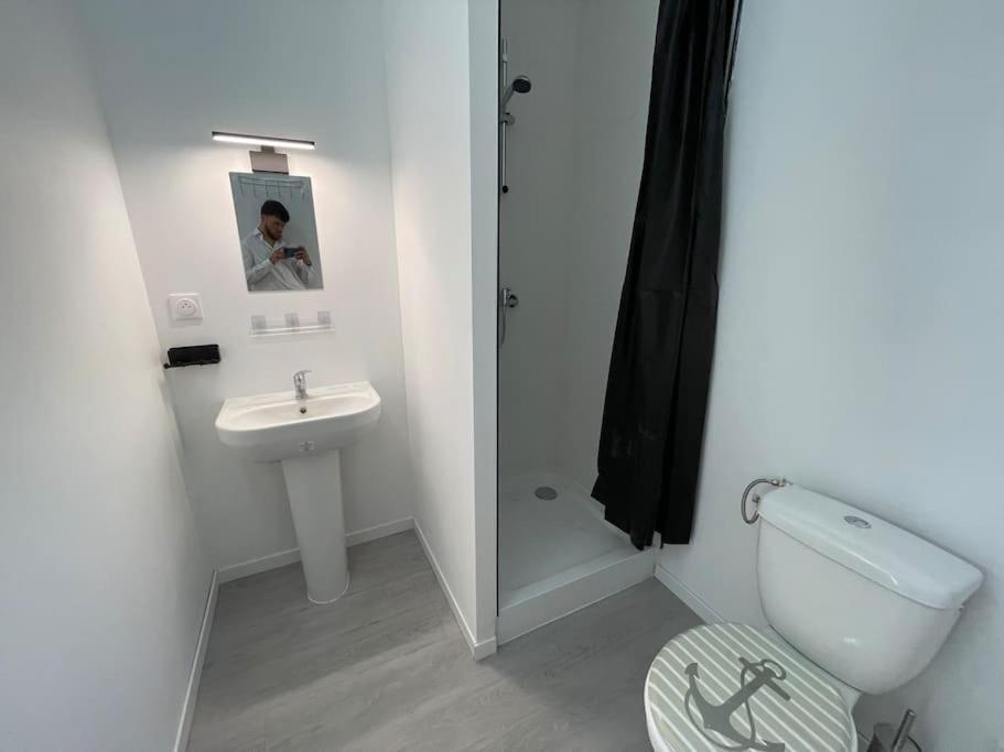 Apartment A2 18m2 Cosy 5minutes Gare Parking Gratuit Rue De La Mure Roanne