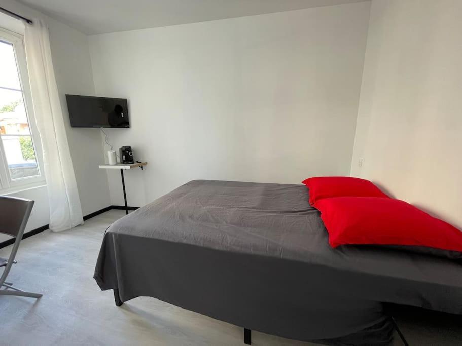 A2 18m2 Cosy 5minutes Gare Parking Gratuit Rue De La Mure